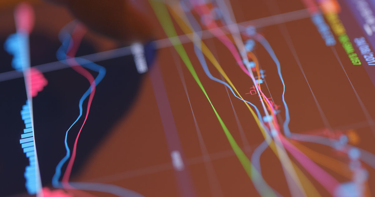 pantalla de varios gráficos de inversiones con subidas y bajadas Alter Invest MFO